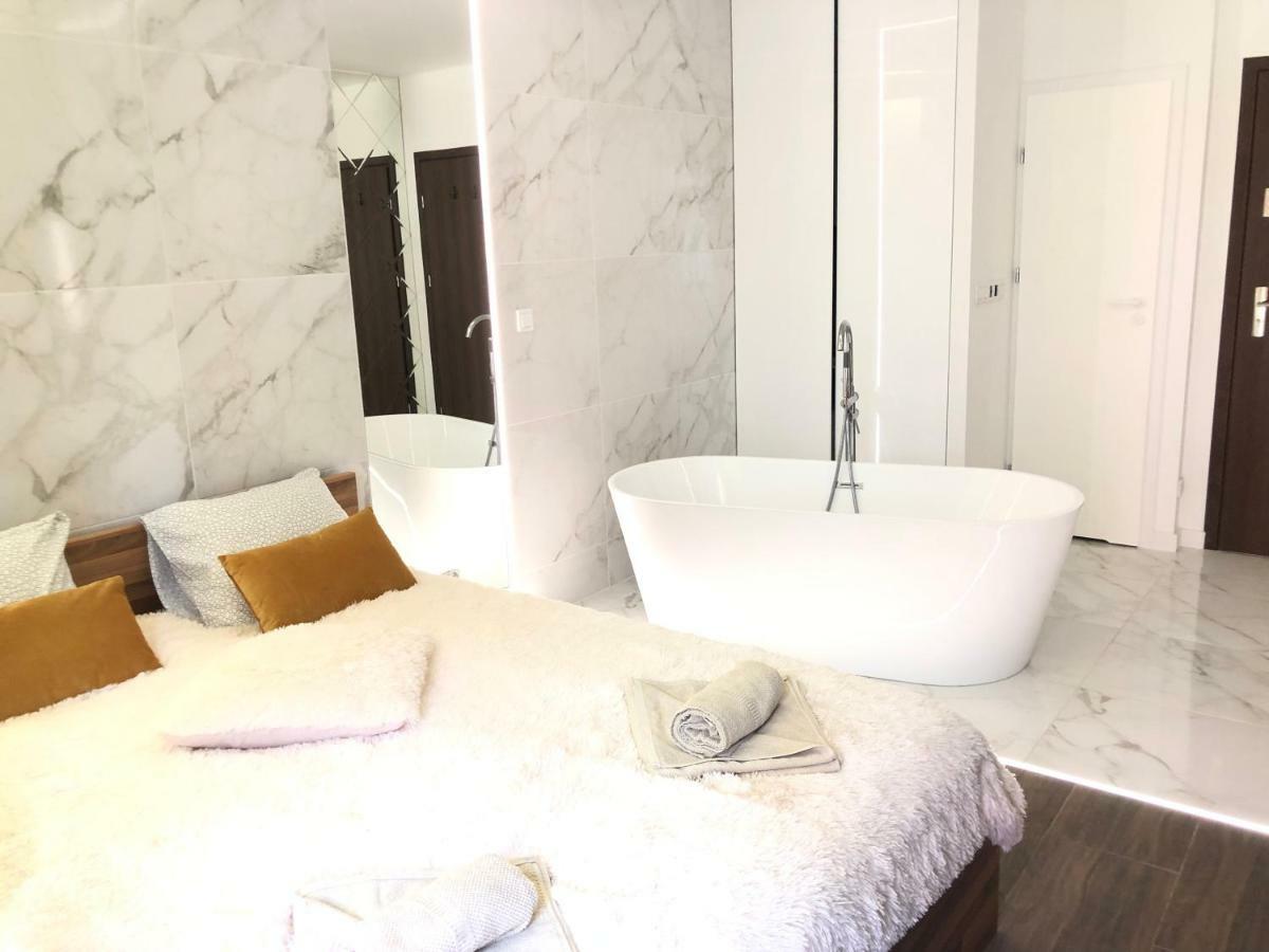 Yourapart Chmielna Park Exclusive Z Wanna Wolnostojaca Lub Jacuzzi Danzig Exterior foto